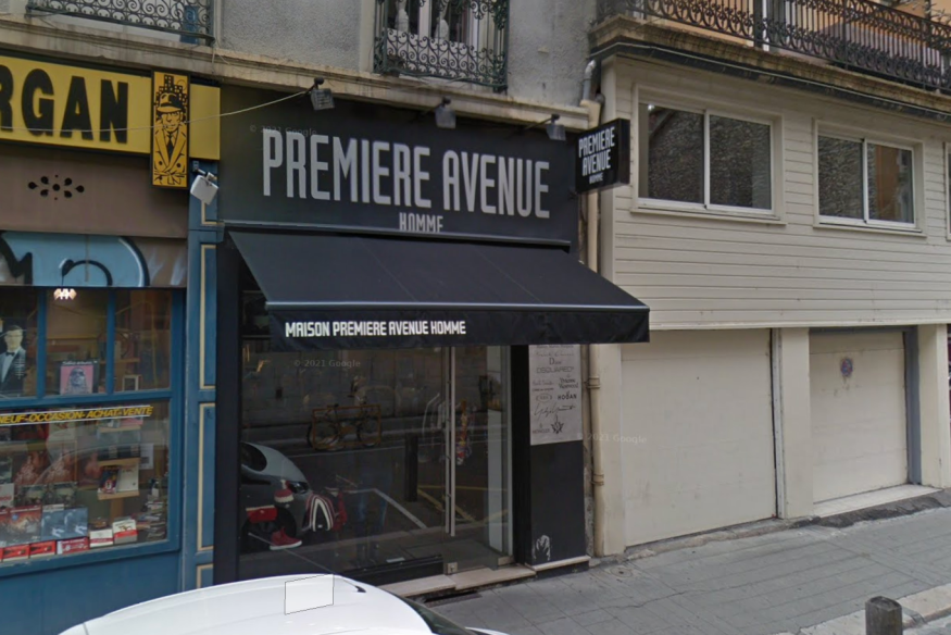 Grenoble : casse à la voiture-bélier dans un magasin de vêtements de marque